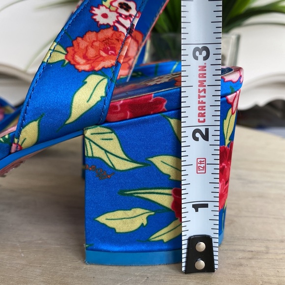 REDUCED! Flower power Aldo shoes - Picture 8 of 9